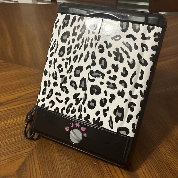 Conair TM7LXUL Black White Leopard Print Lighted Makeup Mirror 4 Settings RARE - Picture 1 of 4
